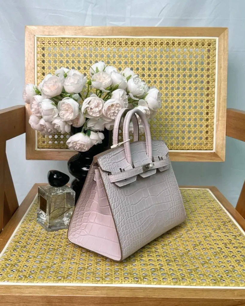Pale Mauve Scale-Texture Top-Handle Bag — side view