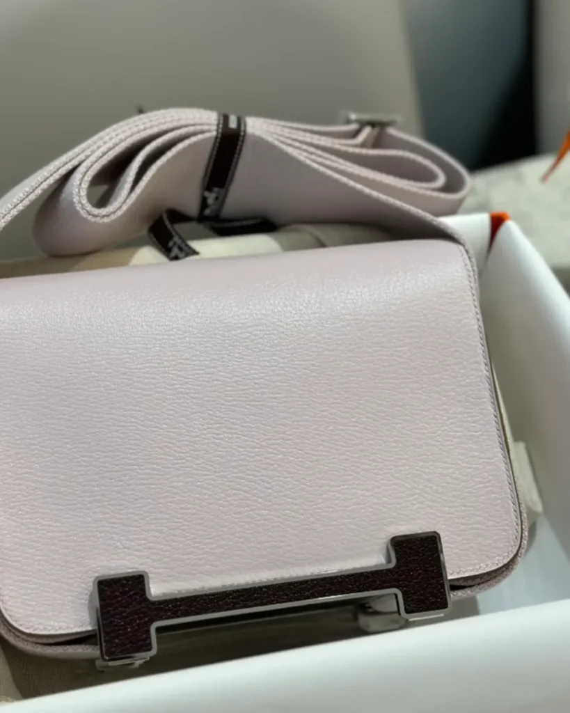 Pale Mauve geta-inspired box bag, front angle view