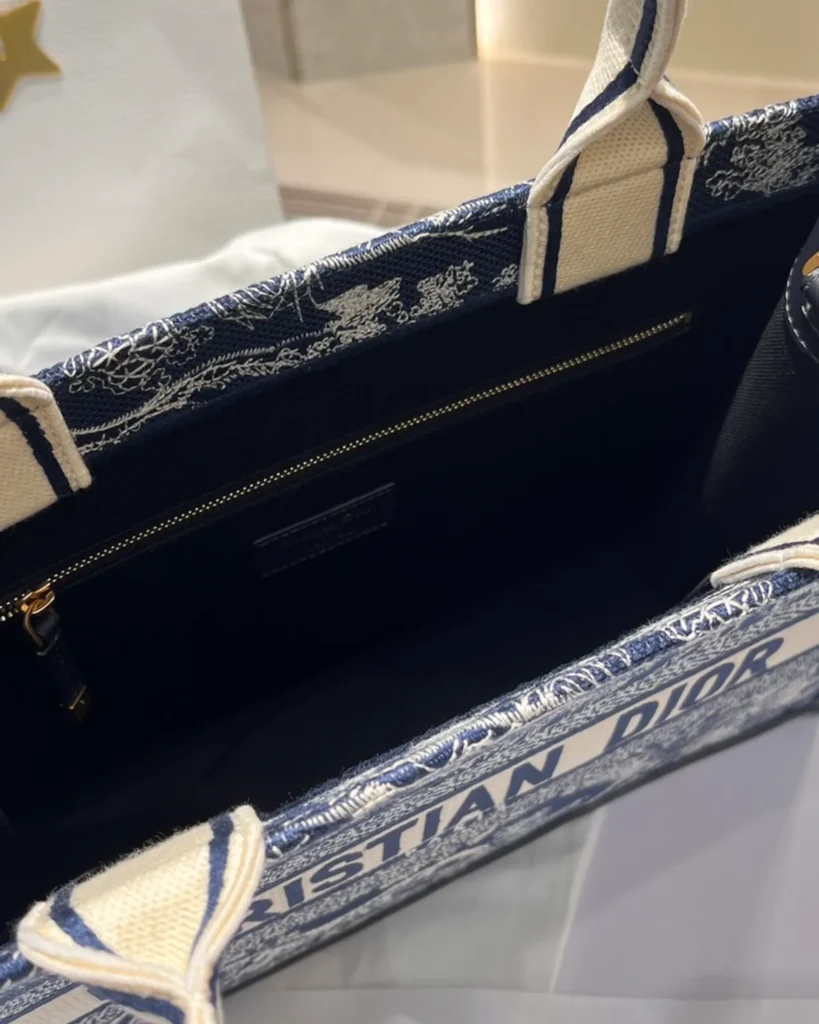 Navy and Cream Wildlife Tote — interior view