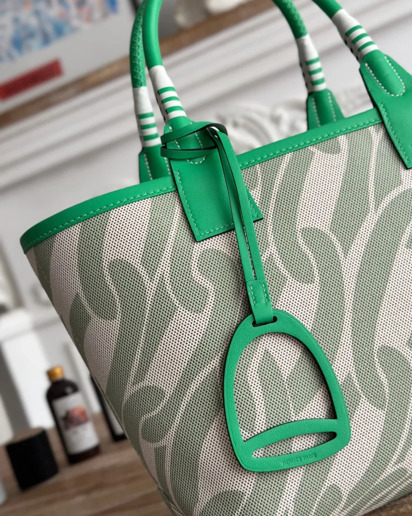 Steeple-Inspired 25 Green Patterned Canvas Tote, pendant detail view