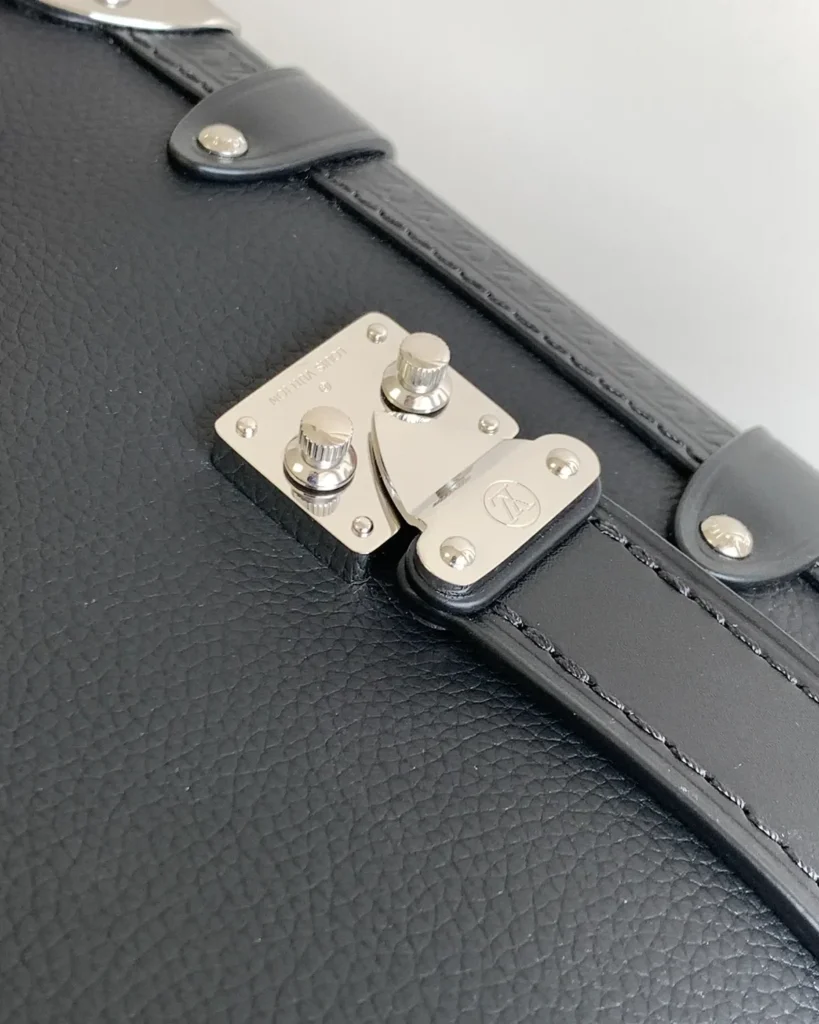 Black Silver-Tone Corner Shoulder Bag — clasp view