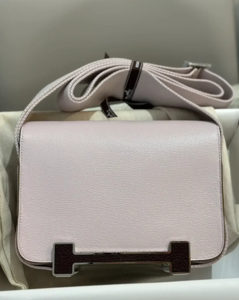 Pale Mauve geta-inspired box bag, front view
