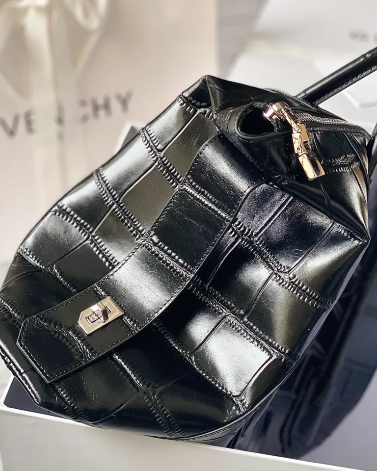Black Scale-Pattern Padlock Handbag — side