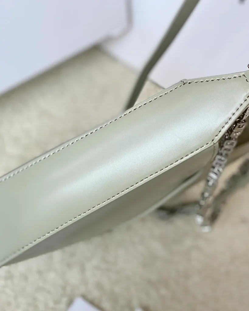 Pale Green V-Top Chain Shoulder Bag — base