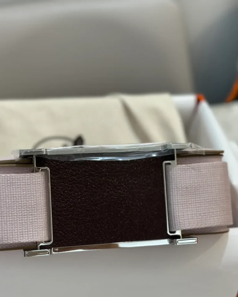 Pale Mauve geta-inspired box bag, base hardware view