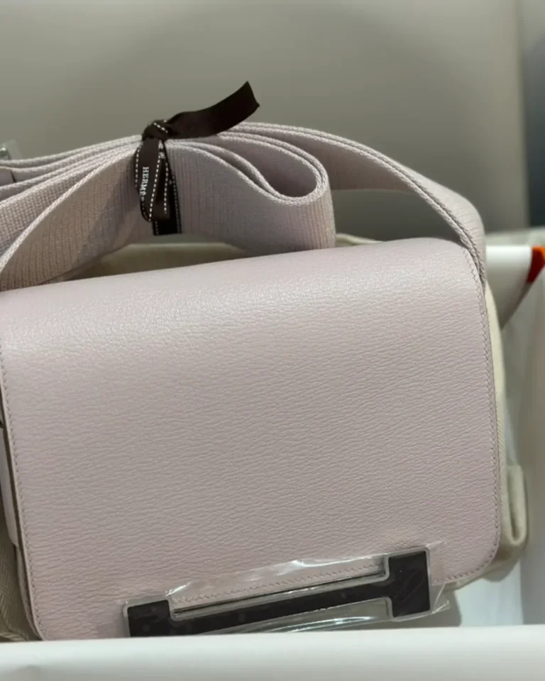 Pale Mauve geta-inspired box bag, upper front angle view
