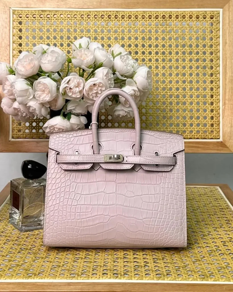 Pale Mauve Scale-Texture Top-Handle Bag — front view