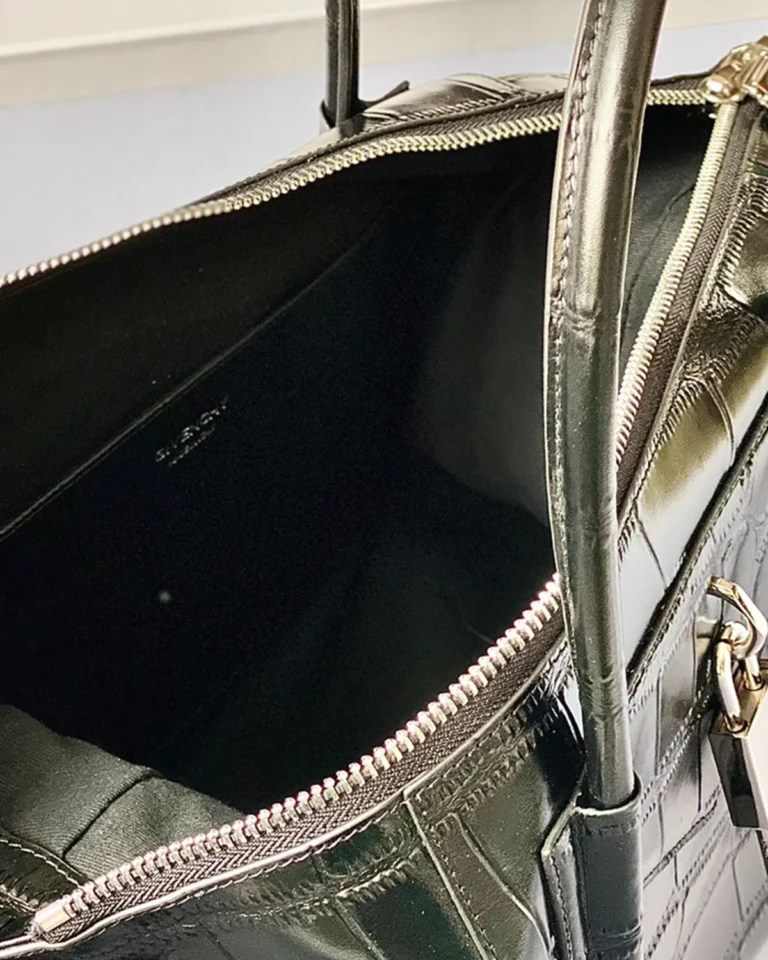 Black Scale-Pattern Padlock Handbag — interior