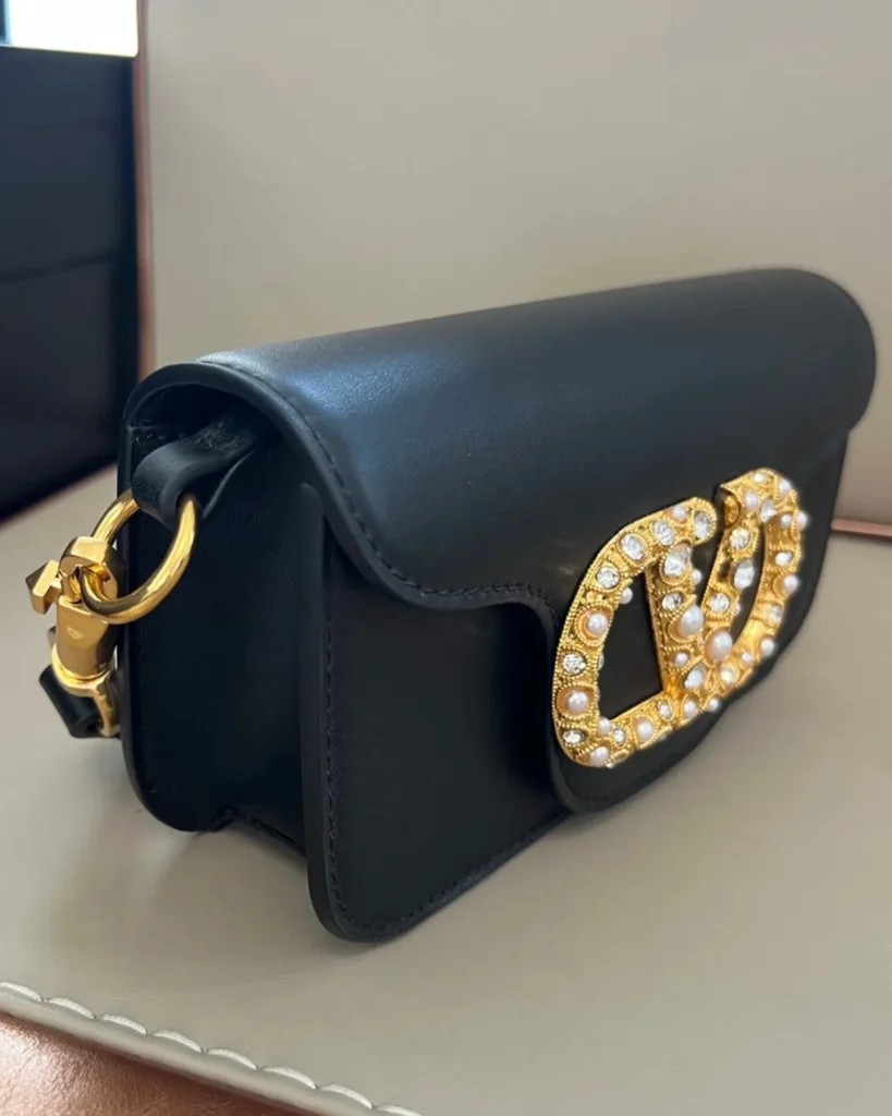 Black Stone-Detail Flap Shoulder Bag — side view