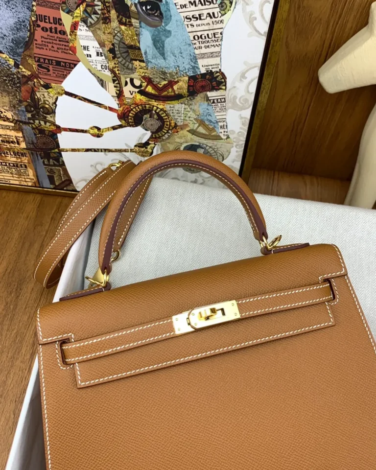 Kelly-Inspired 25 Gold Tan Structured Bag, handle and front closure