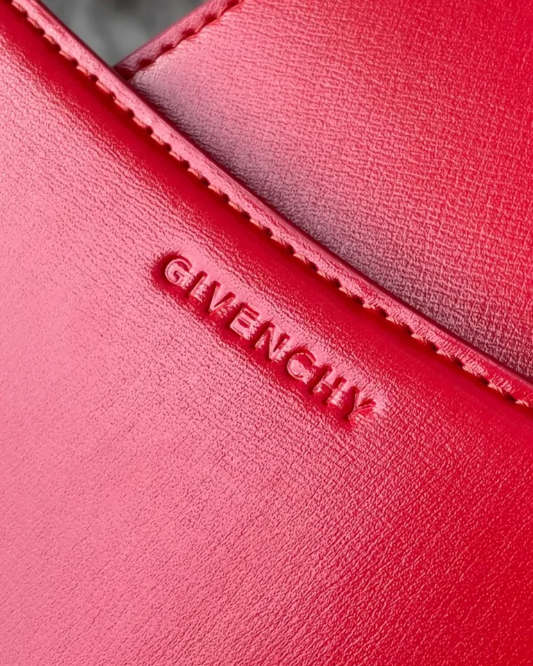 Red V-Top Chain Shoulder Bag — logo detail