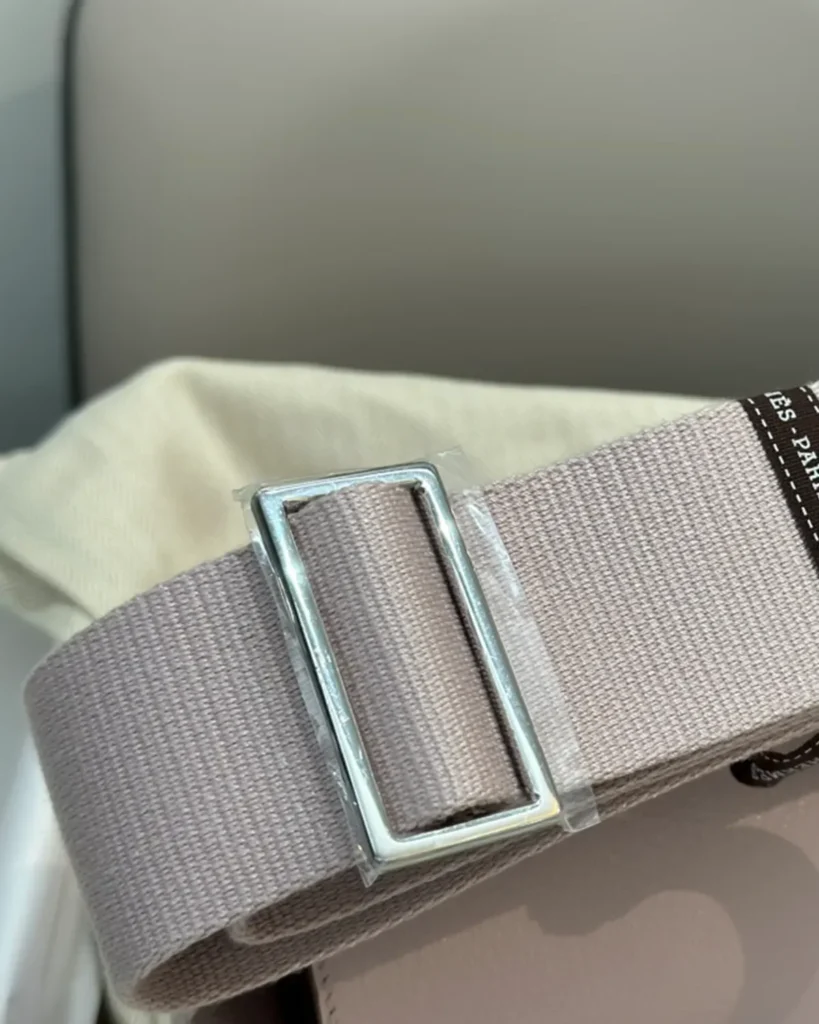Pale Mauve geta-inspired box bag, strap buckle view