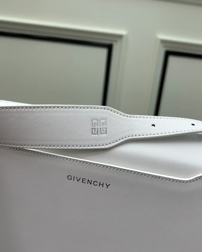 White Geometric Clasp Flap Bag — strap detail