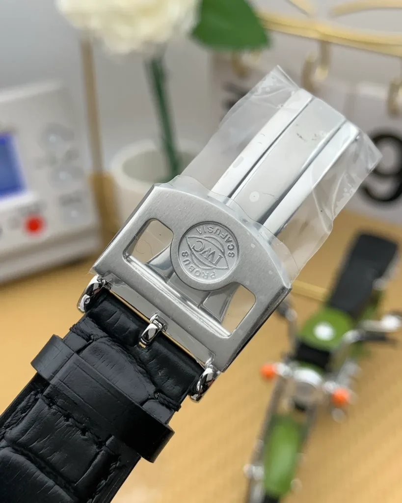 The Heritage Maritime Executive – White Dial & Black Leather — 5