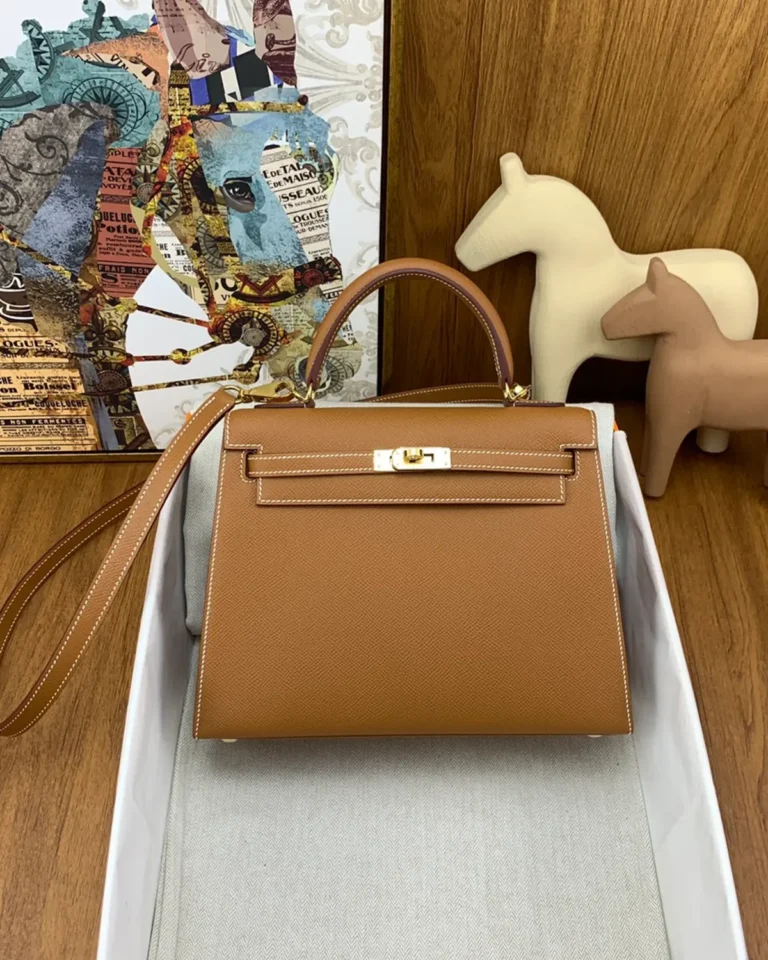 Kelly-Inspired 25 Gold Tan Structured Bag, front display