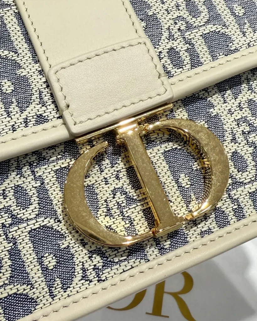 Blue and Cream Patterned Flap Bag — clasp view