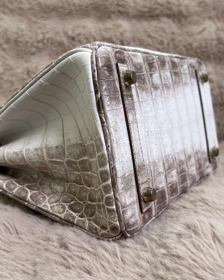 Grey Ivory Gradient Scale-Texture Bag — base view