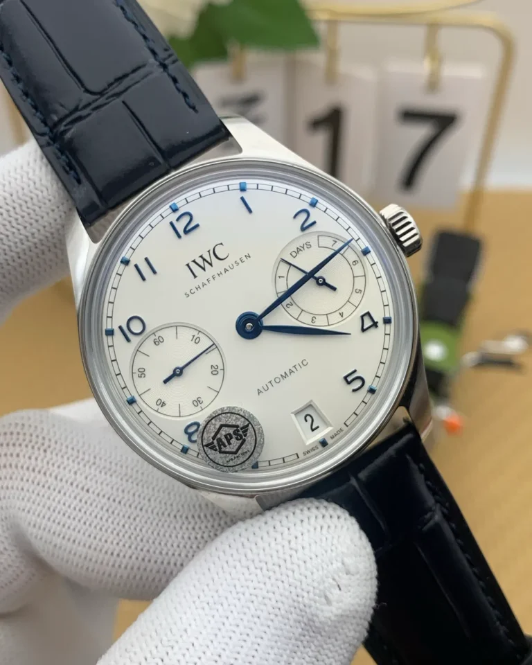 The Heritage Maritime Executive – Silver & Blue Leather
