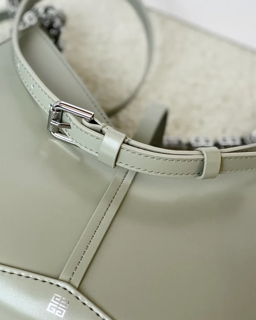 Pale Green V-Top Chain Shoulder Bag — strap detail