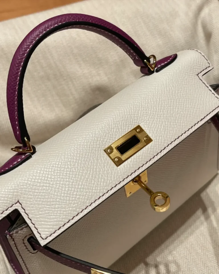 Kelly-Inspired 25 Craie and Rose Pourpre Bag, open flap view